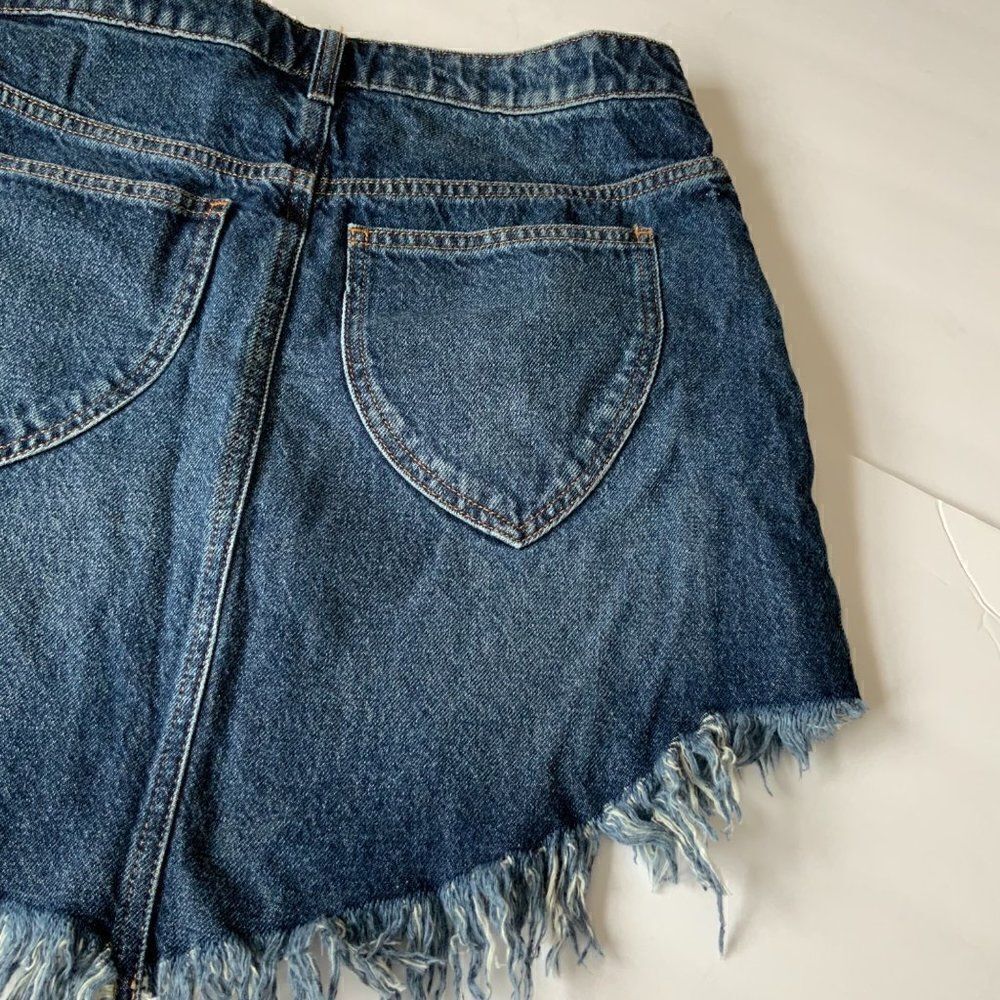 We The Free Frayed Hem Medium Wash Denim Mini Skirt Size 28 - Picture 8 of 9